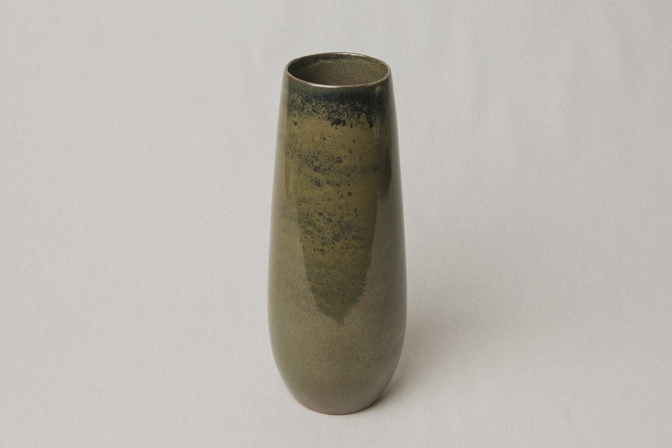 Tall cigar VASE _ 1027