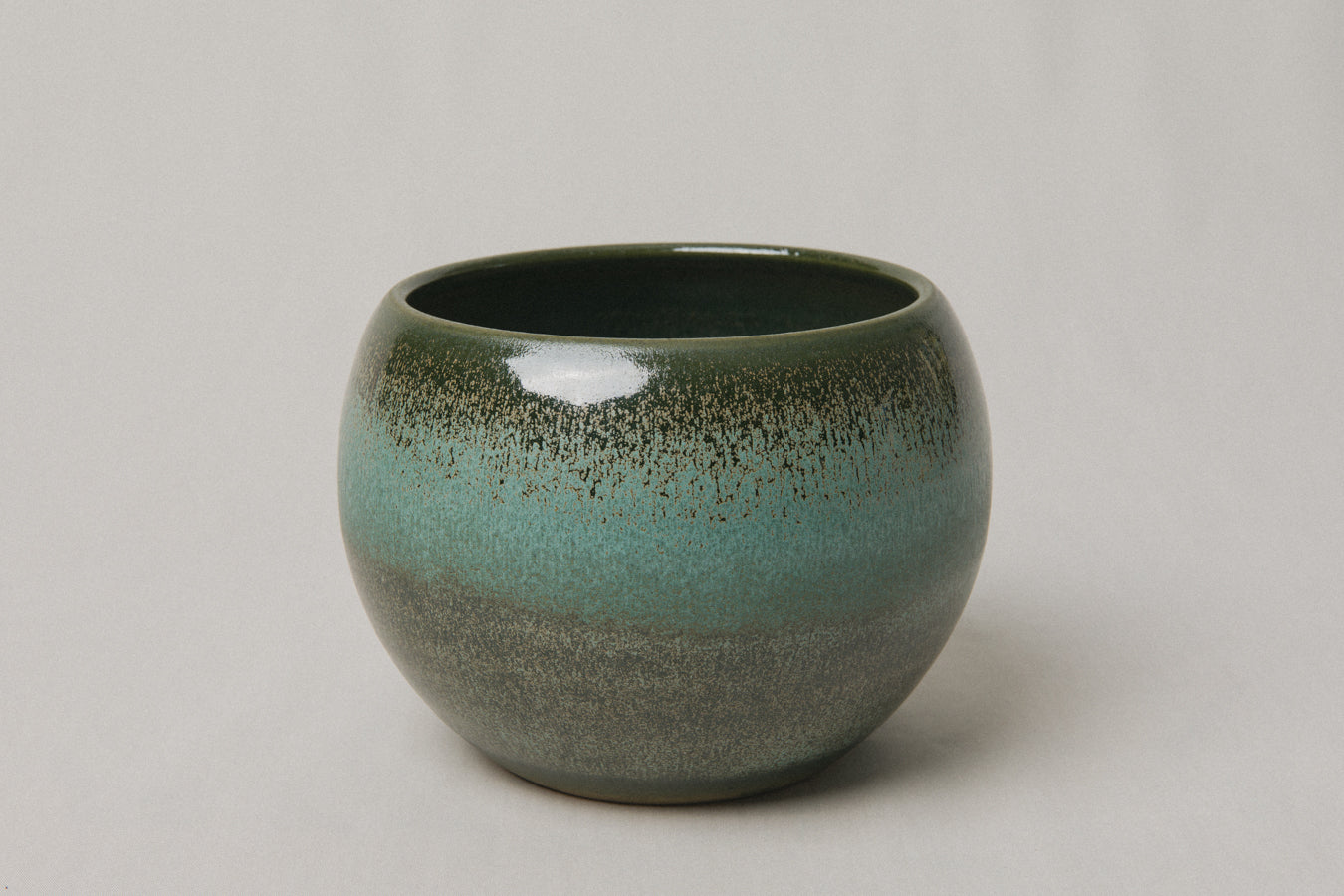 Medium ceramic BOWL/POT _ 1037
