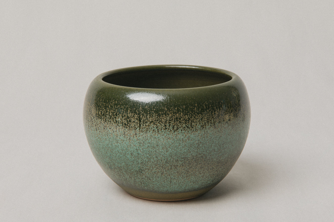 Small ceramic BOWL/POT _ 1040