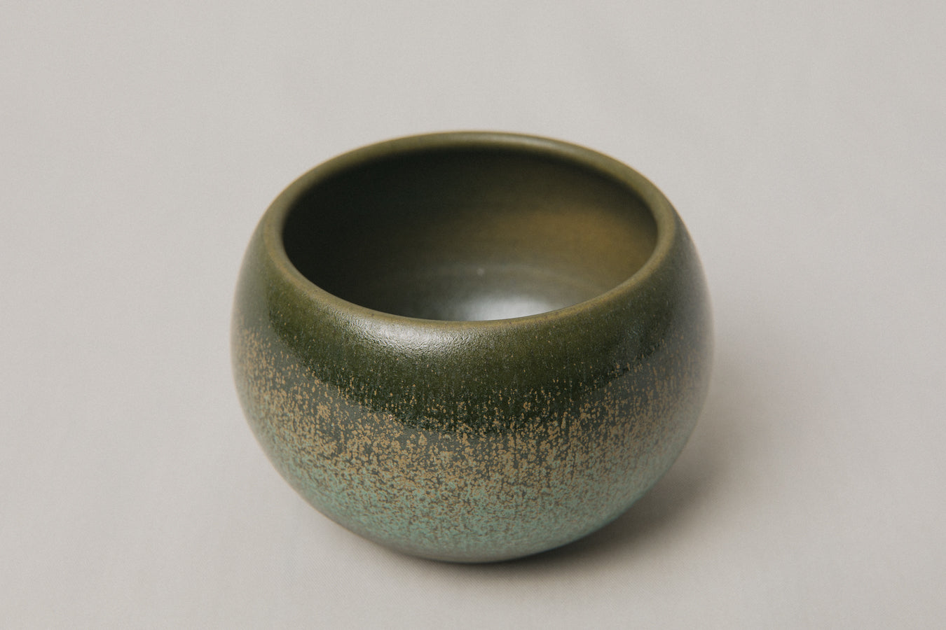 Extra small ceramic BOWL/POT _ 1039