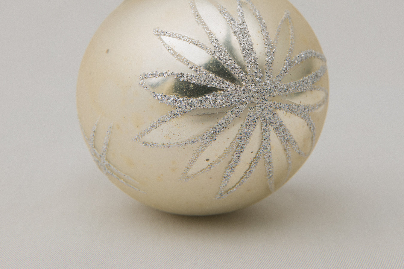 Vintage GLASS ORNAMENT with crystal motif _ 1079