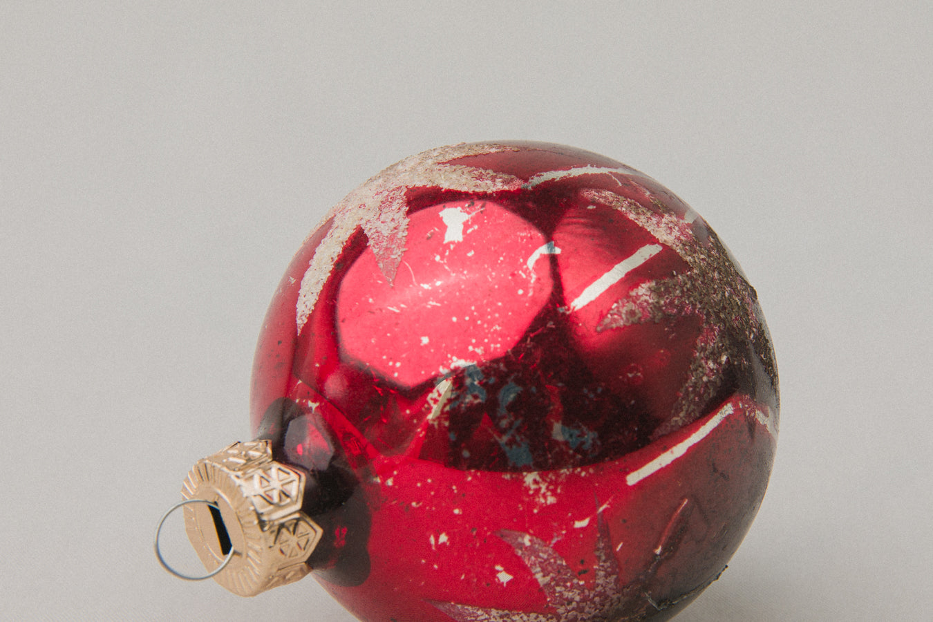 Vintage GLASS ORNAMENT with star motif _ 1109