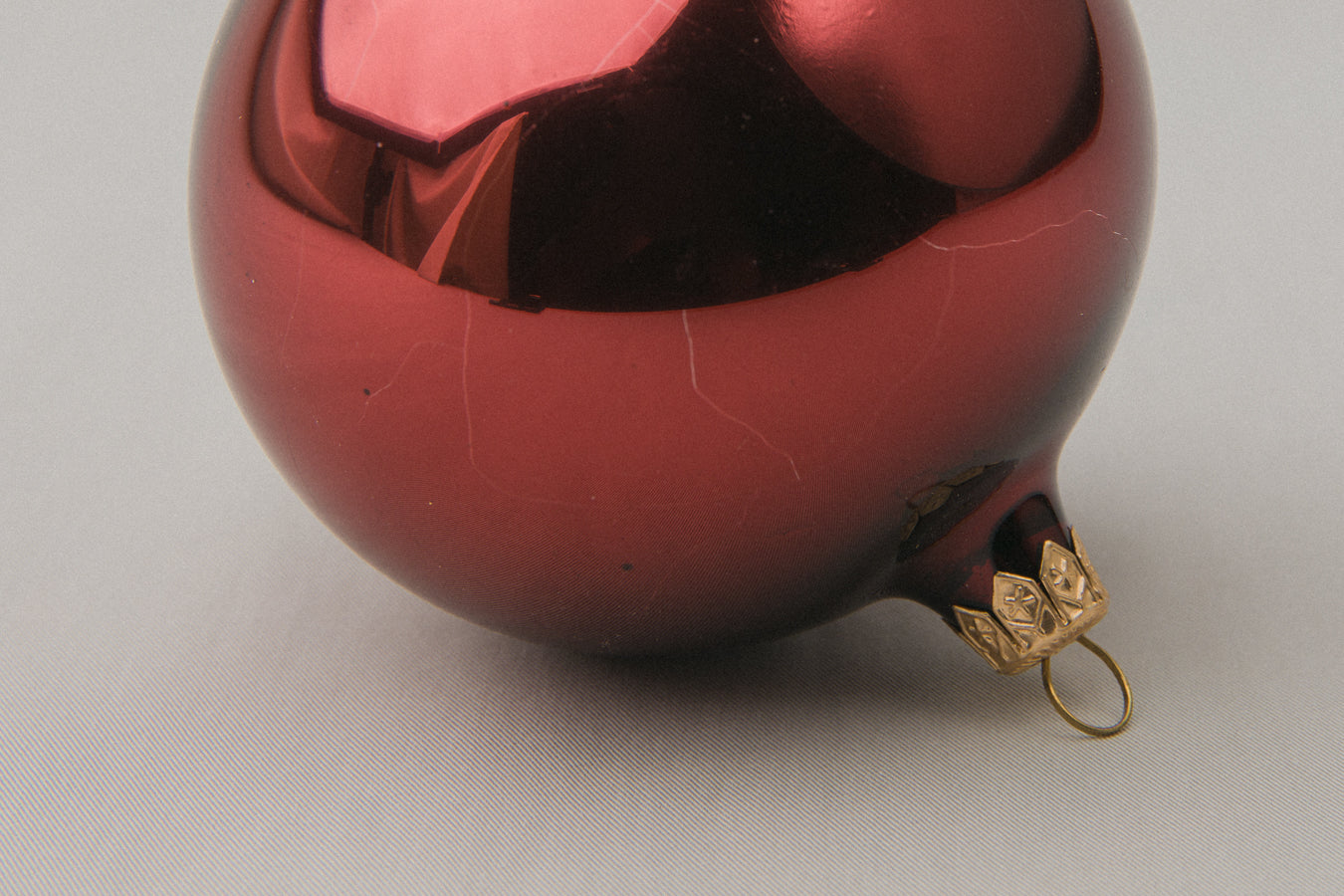 Red glass ball ORNAMENT _ 1154