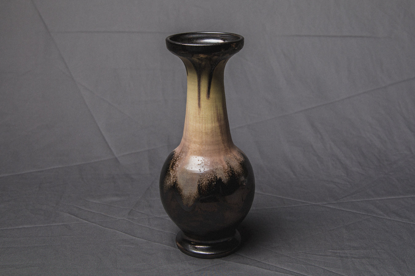 VASE by Éva Bod _ 923