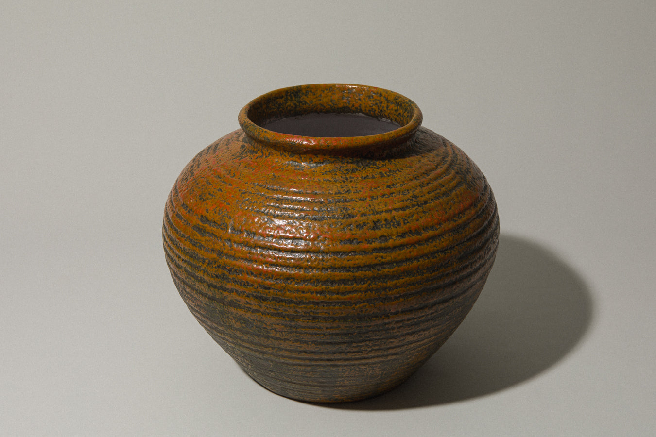 Round VASE by Pesthidegkút Ceramics Factory _ 750