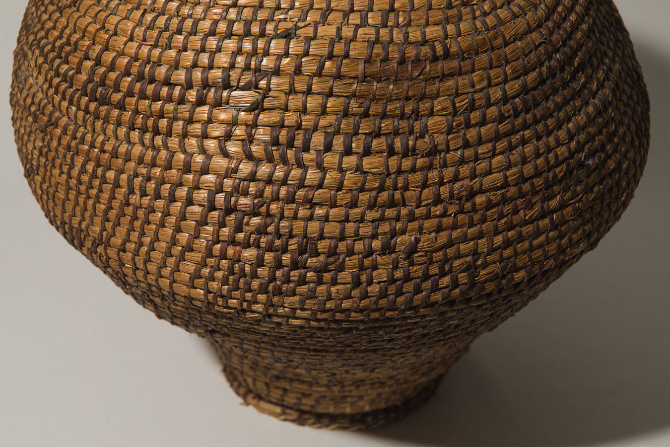 KÓPIC _ large roof thatch STORAGE BASKET