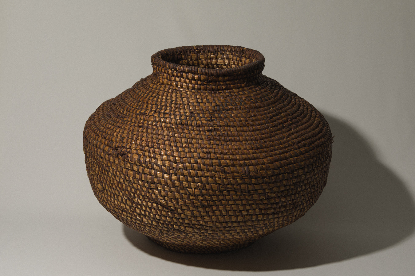 KÓPIC _ large roof thatch STORAGE BASKET