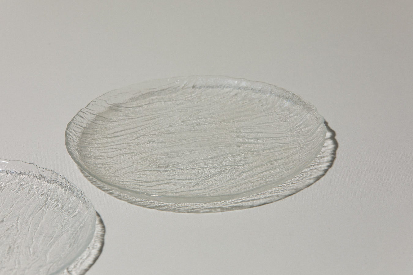 Set of two textured glass SERVING PLATES