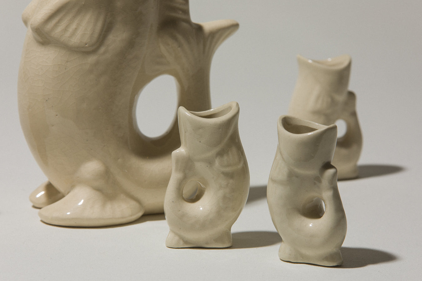 Faience fish-shaped SHOOTER SET