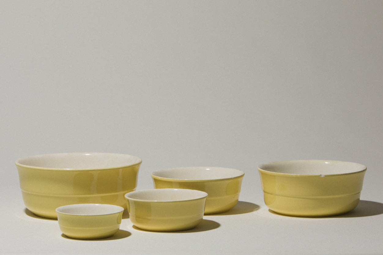 Set of five yellow Gránit BOWLS