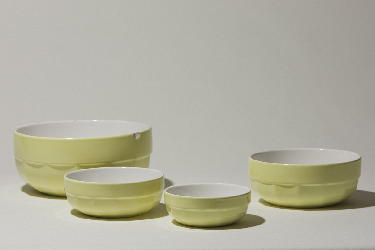 Set of four yellow Gránit BOWLS