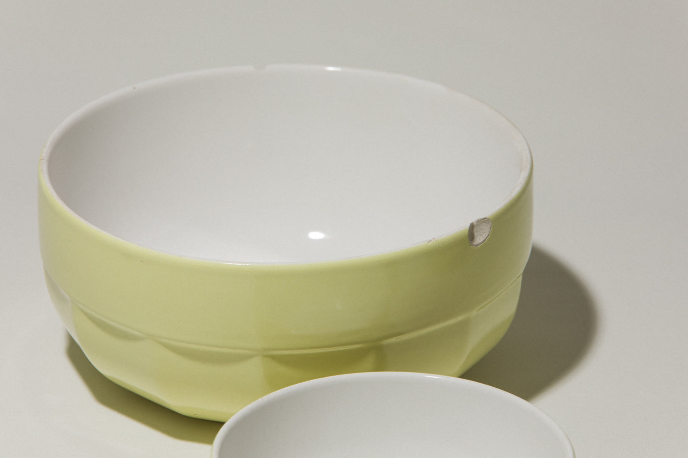 Set of four yellow Gránit BOWLS