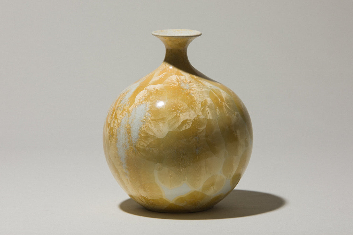 Porcelain VASE with white-yellow crystalline-glaze