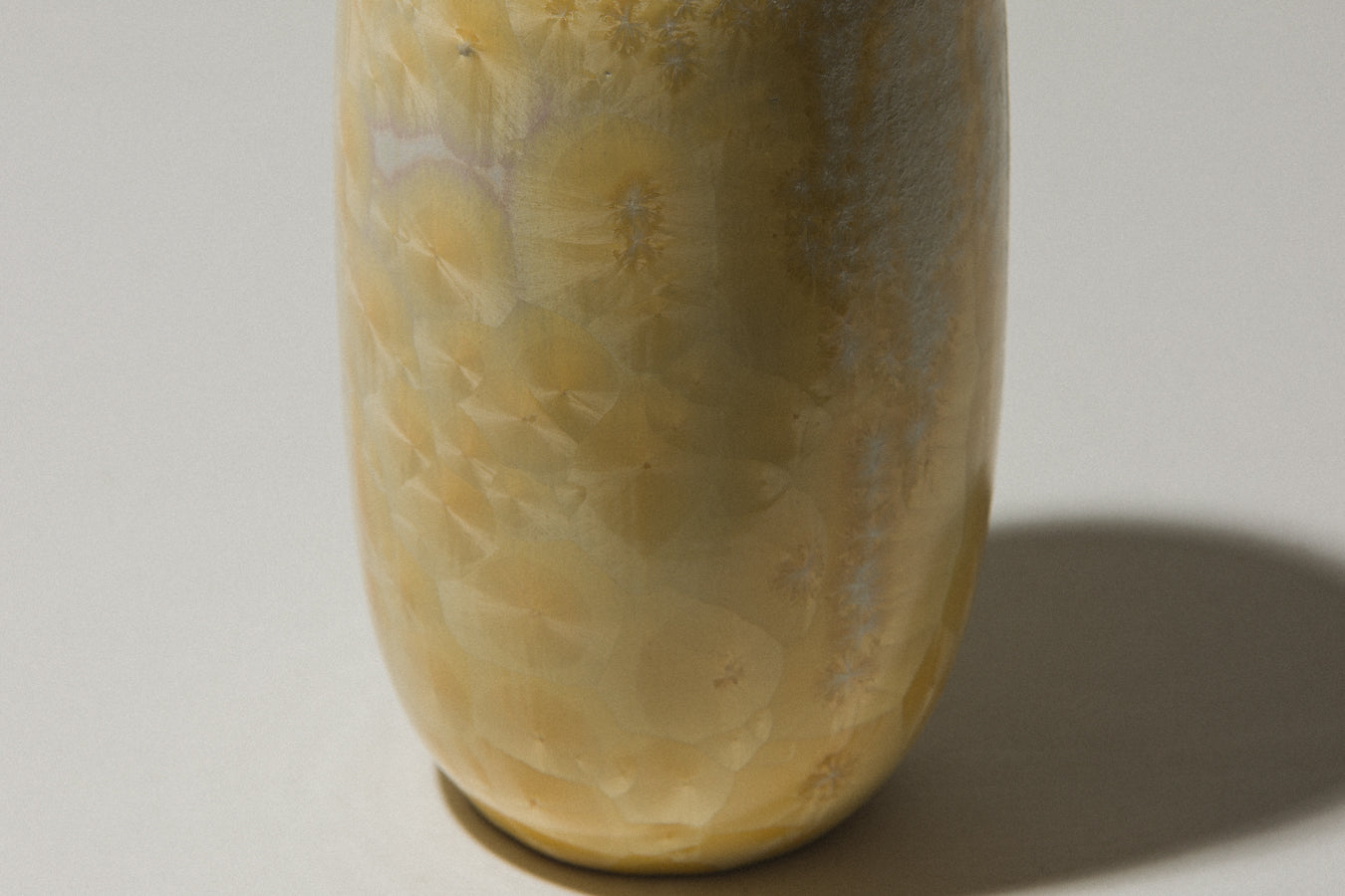 Porcelain VASE with white-yellow crystalline-glaze