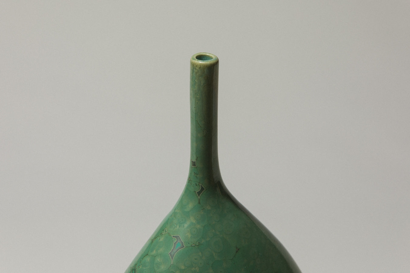 Porcelain VASE with green crystalline-glaze
