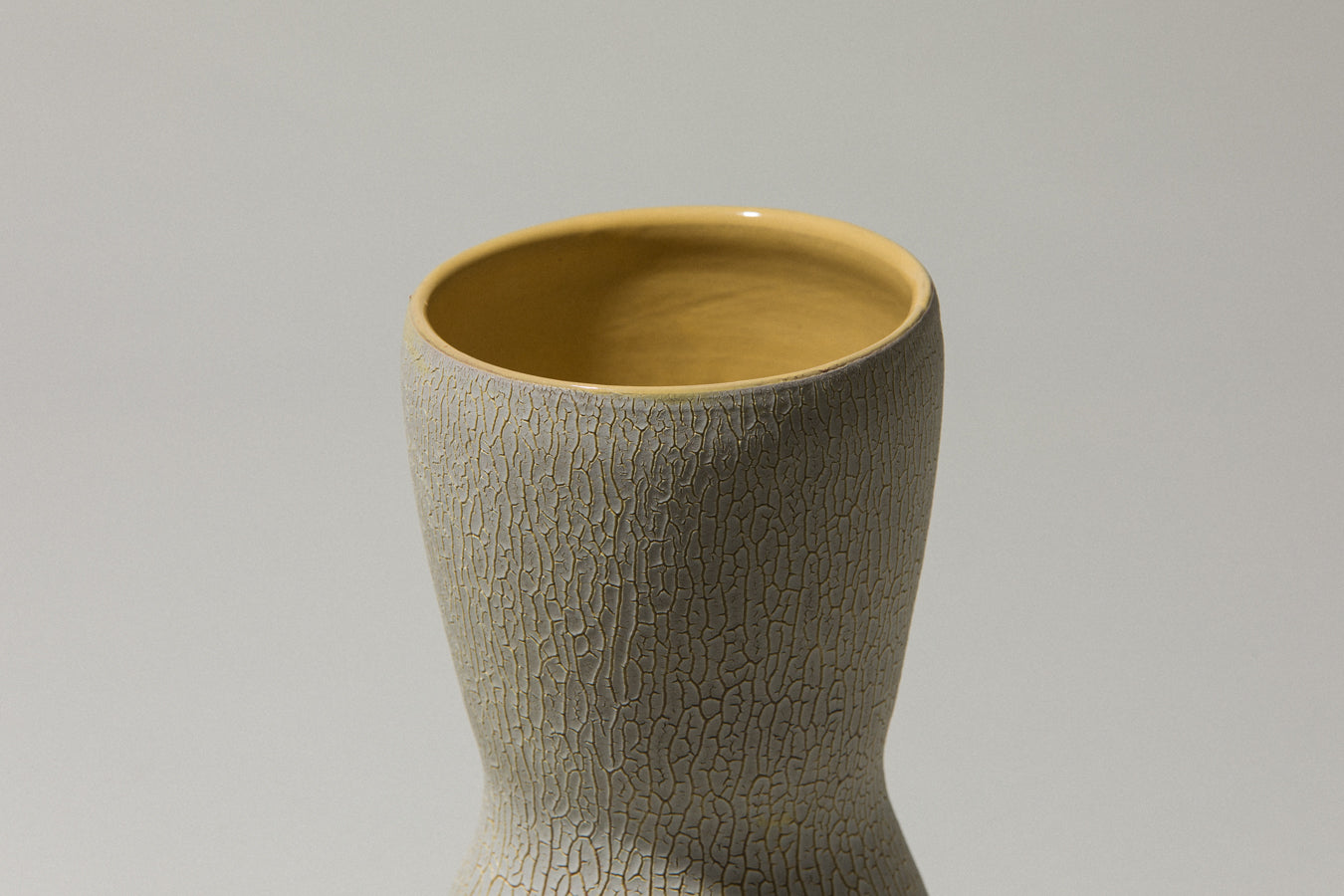 Ceramic VASE with white textured crackle glaze
