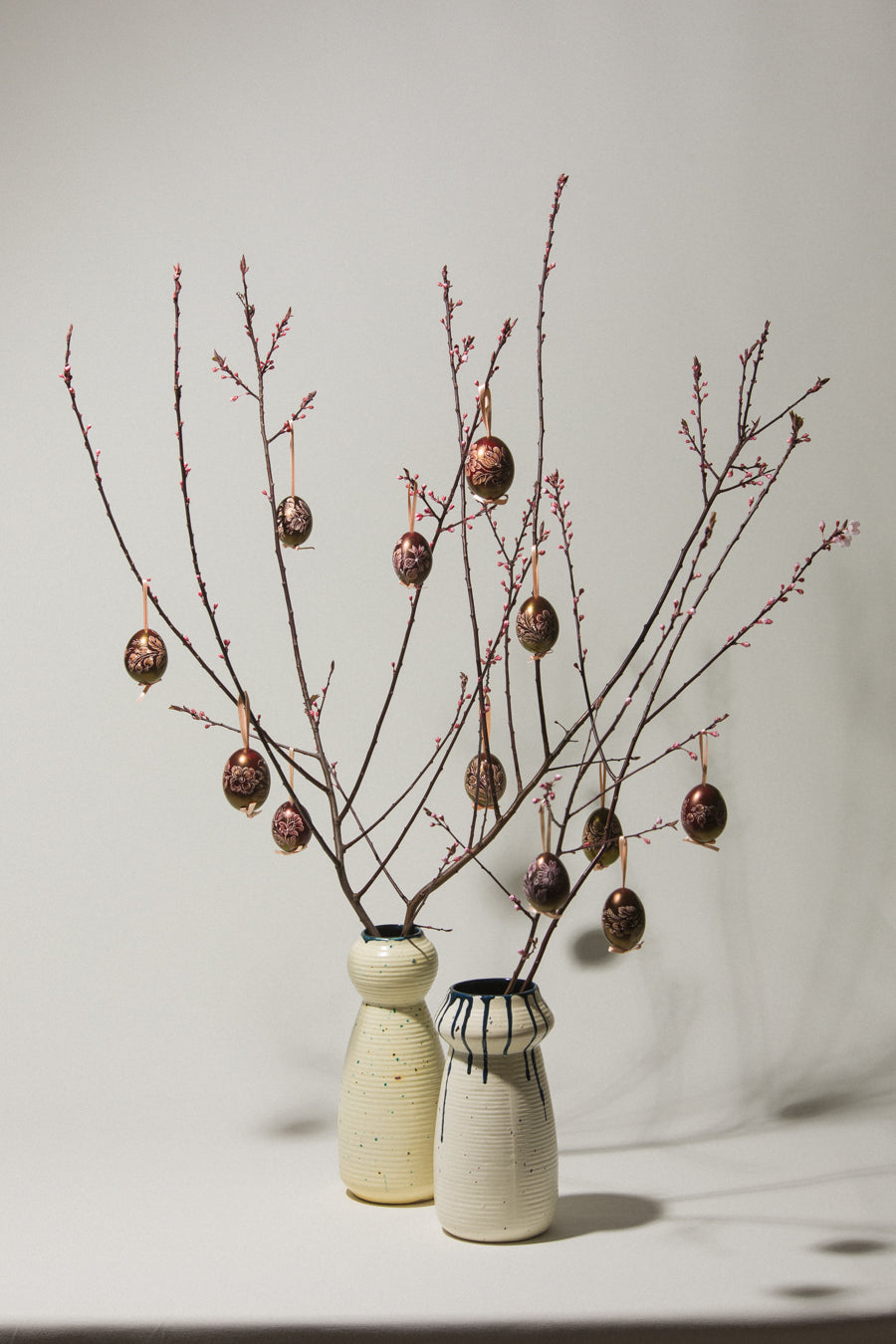 Set of six glazed & scratched SMALL CHICKEN EGGS