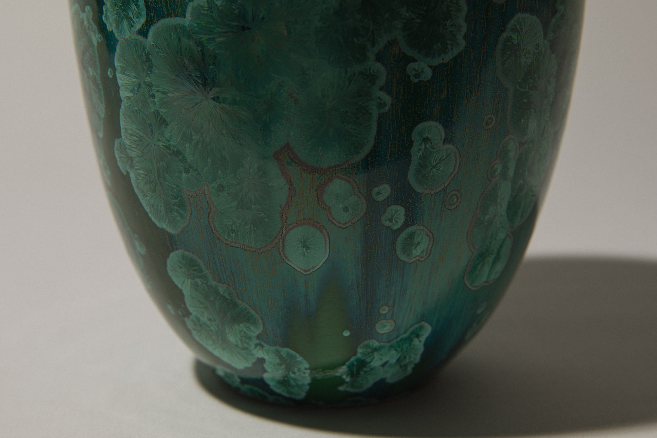 Porcelain VASE with green crystalline-glaze