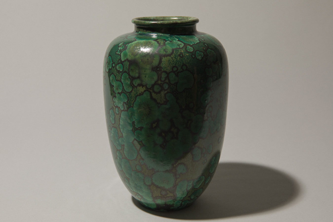Porcelain VASE with green crystalline-glaze