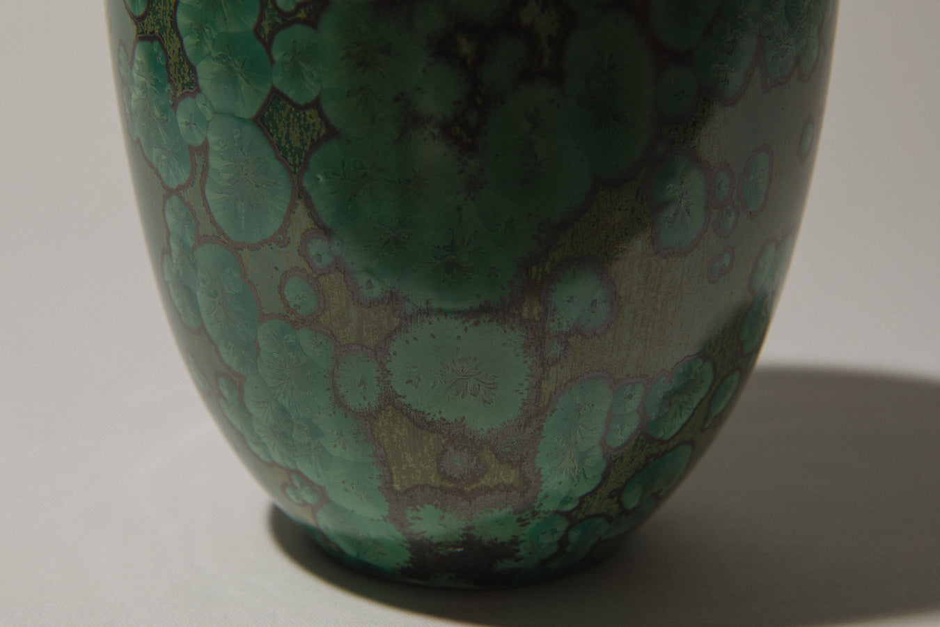 Porcelain VASE with green crystalline-glaze