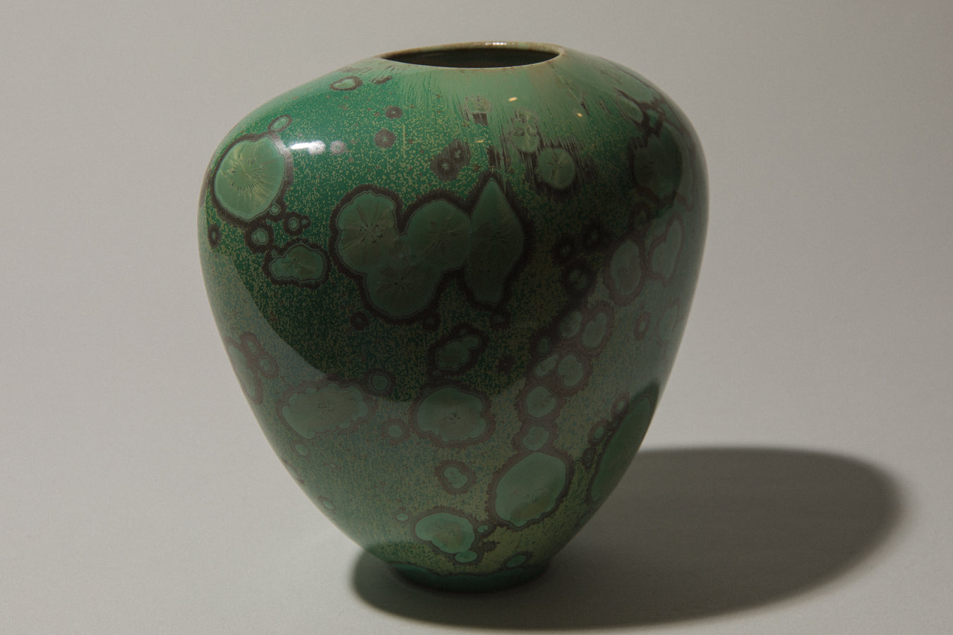 Porcelain VASE with green crystalline-glaze