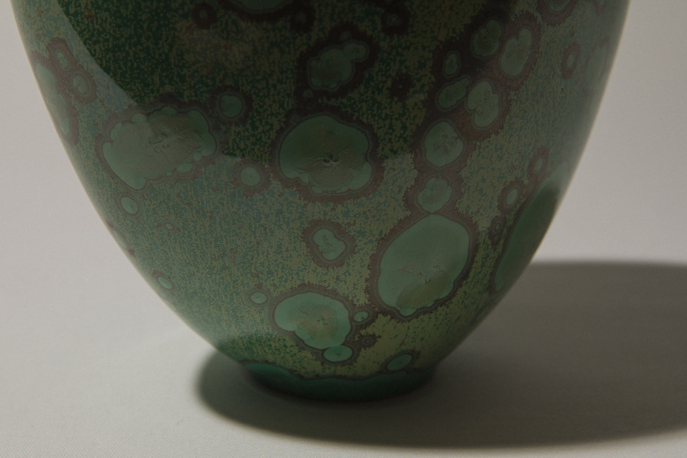 Porcelain VASE with green crystalline-glaze