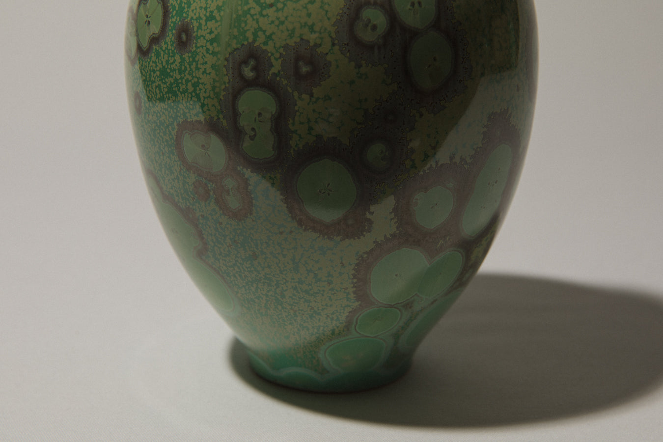 Porcelain VASE with green crystalline-glaze