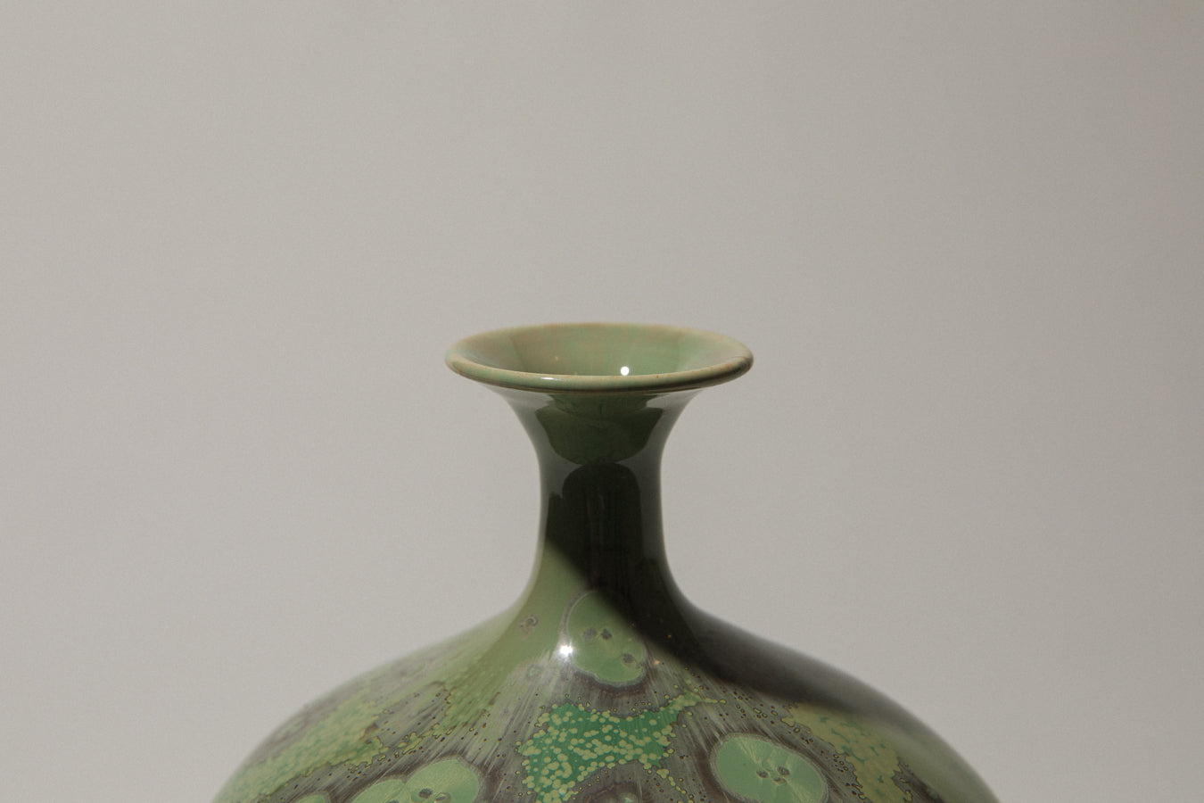Porcelain VASE with green crystalline-glaze