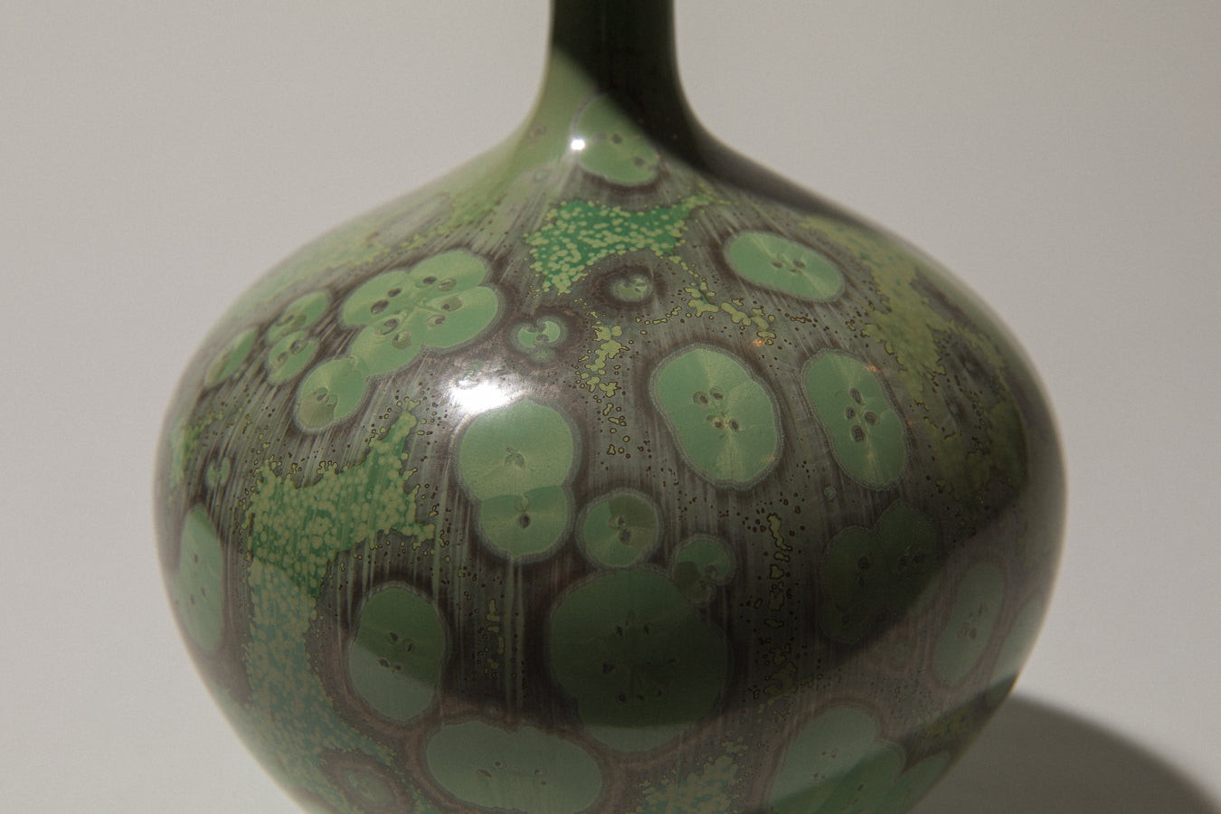 Porcelain VASE with green crystalline-glaze