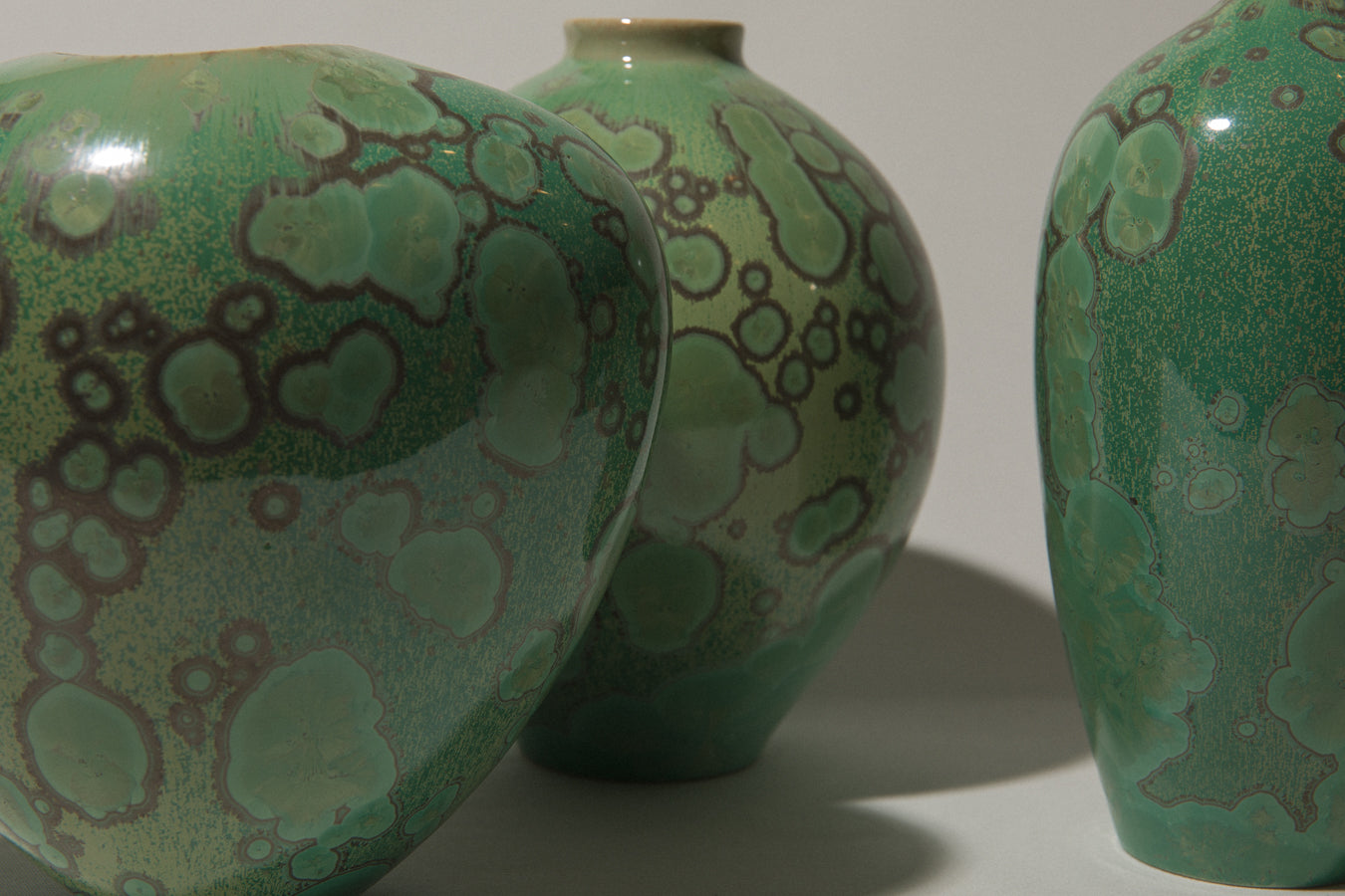 Porcelain VASE with green crystalline-glaze