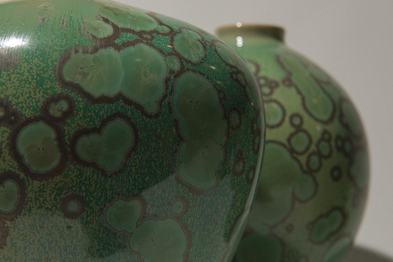 Porcelain VASE with green crystalline-glaze