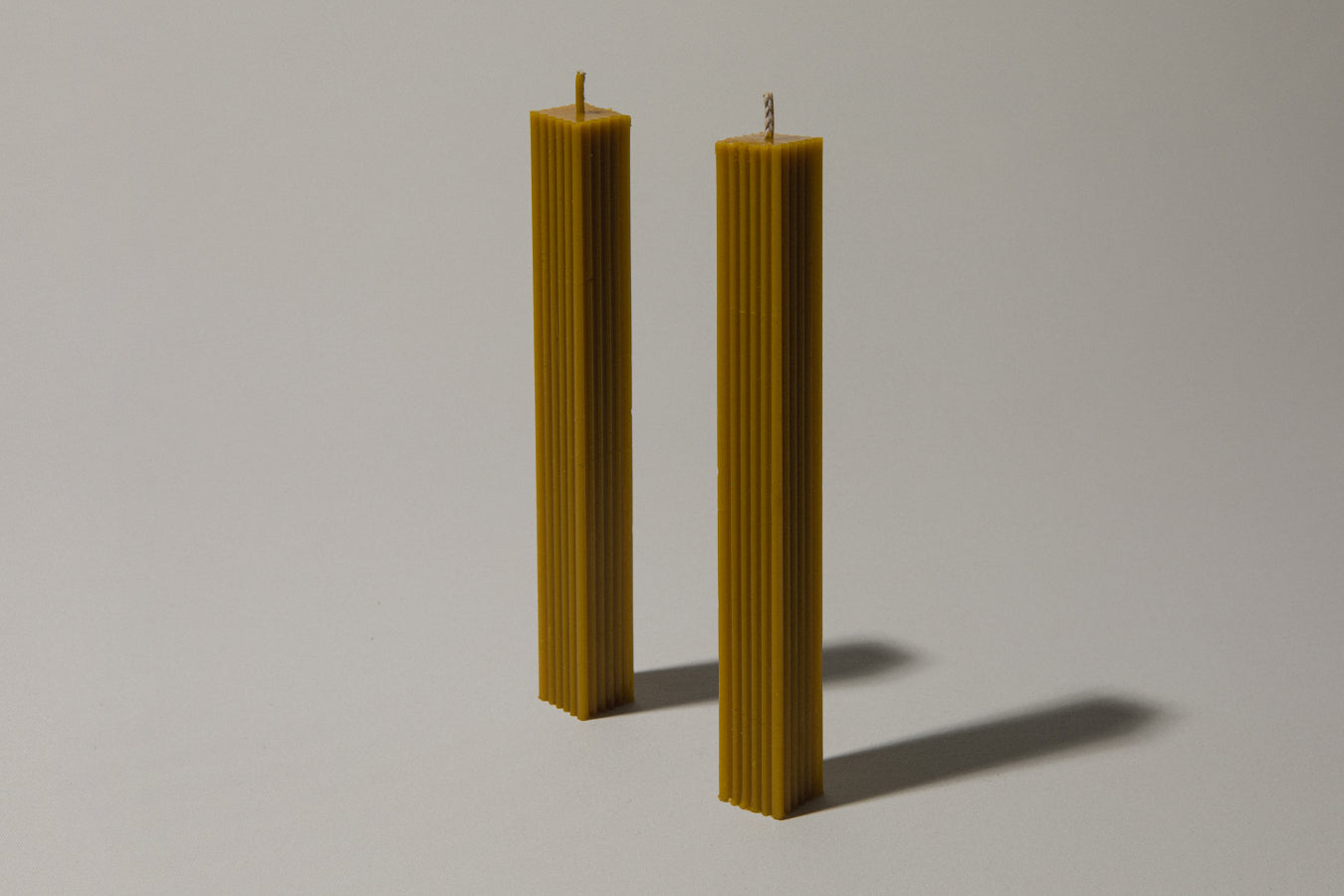 Ribbed beeswax CANDLE