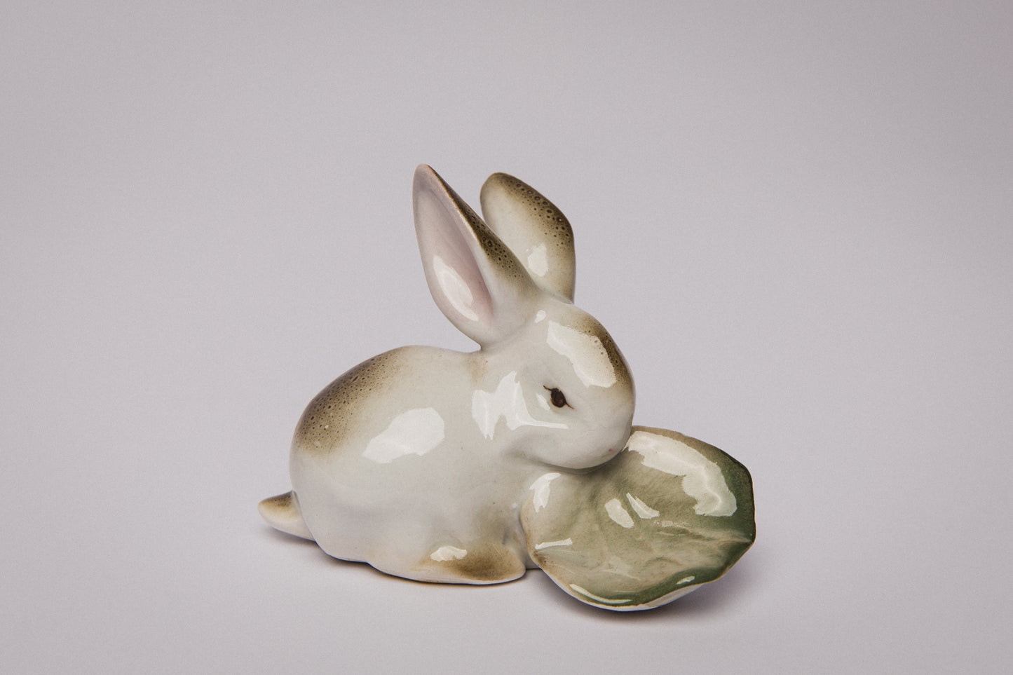 Zsolnay RABBIT FIGURINE with salad _ 1486