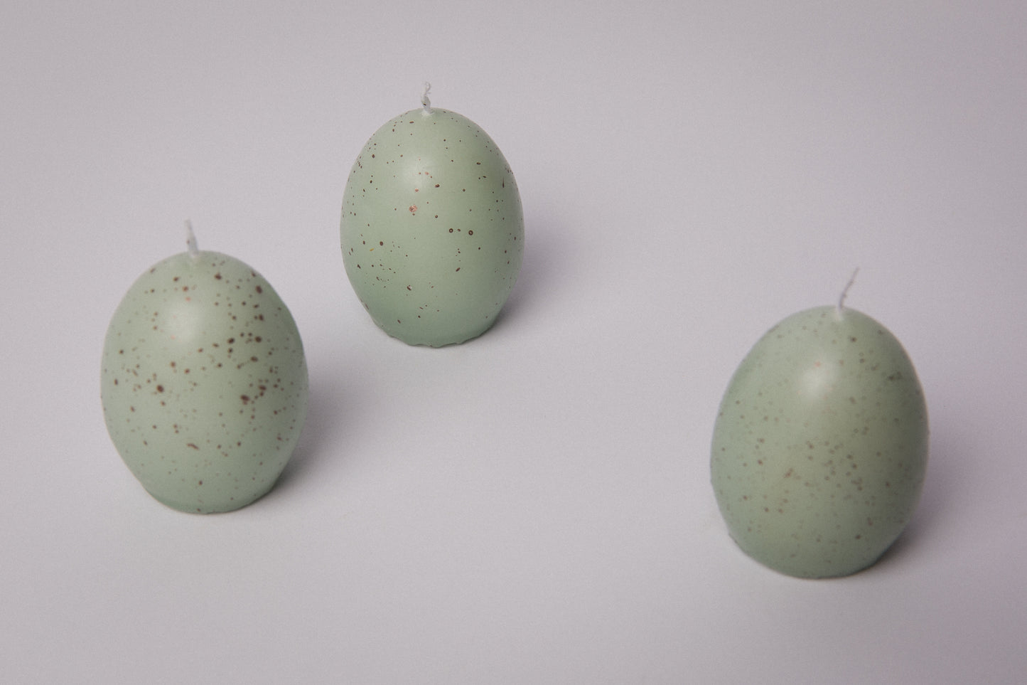 Egg-shaped CANDLE teal