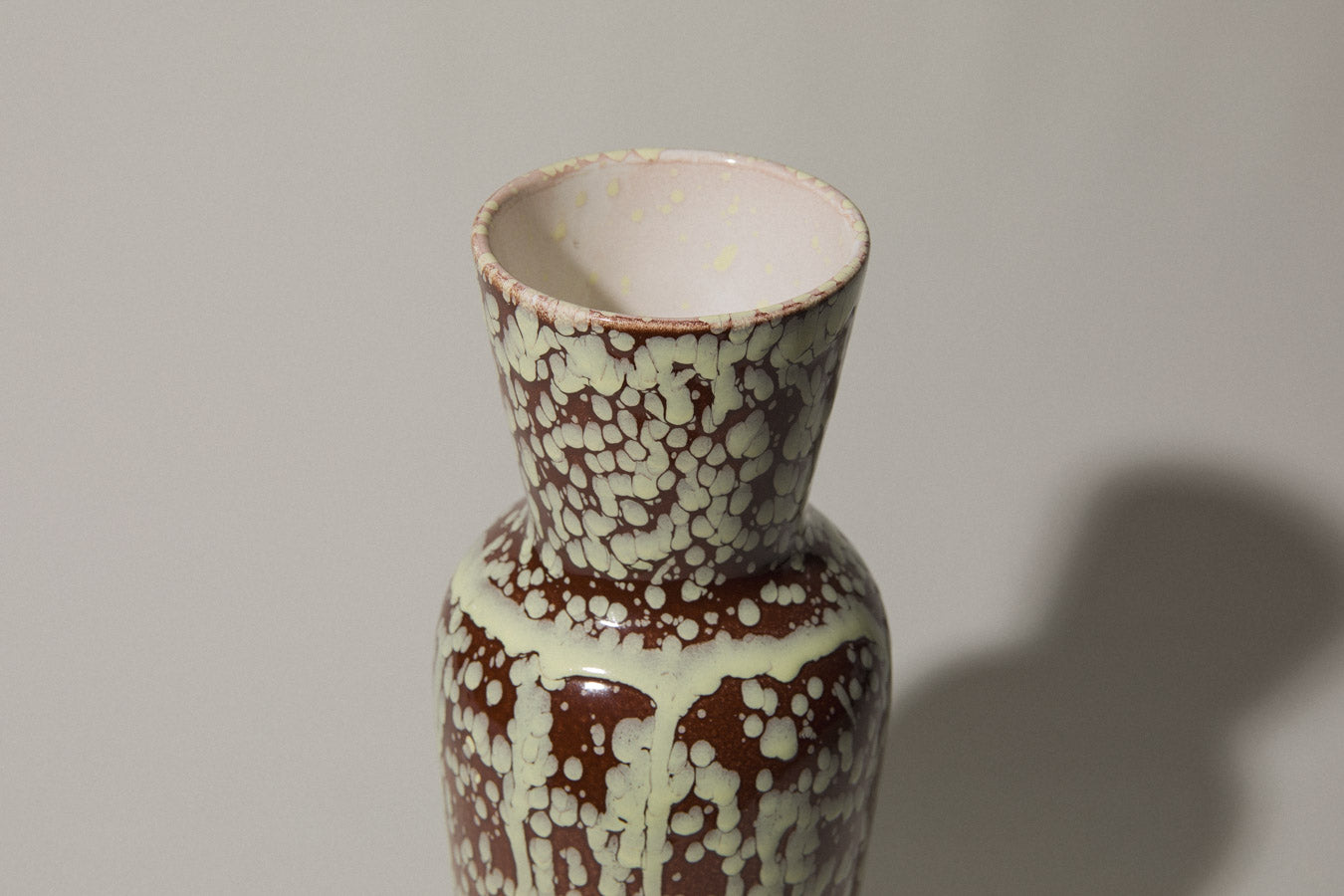 Rust brown-white VASE