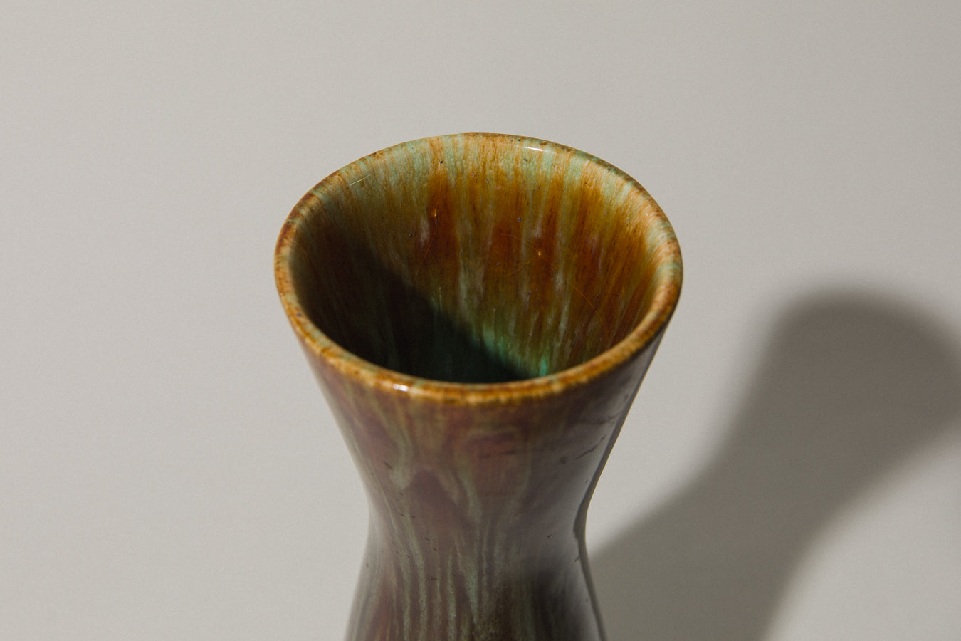Hourglass faience VASE _ 383