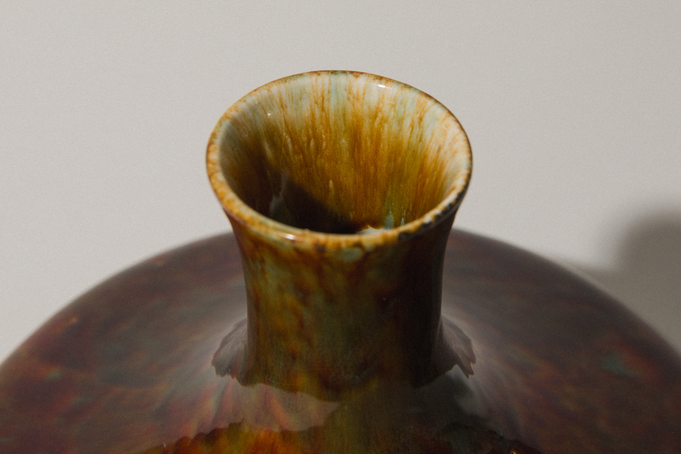 Discus shaped faience VASE _ 388
