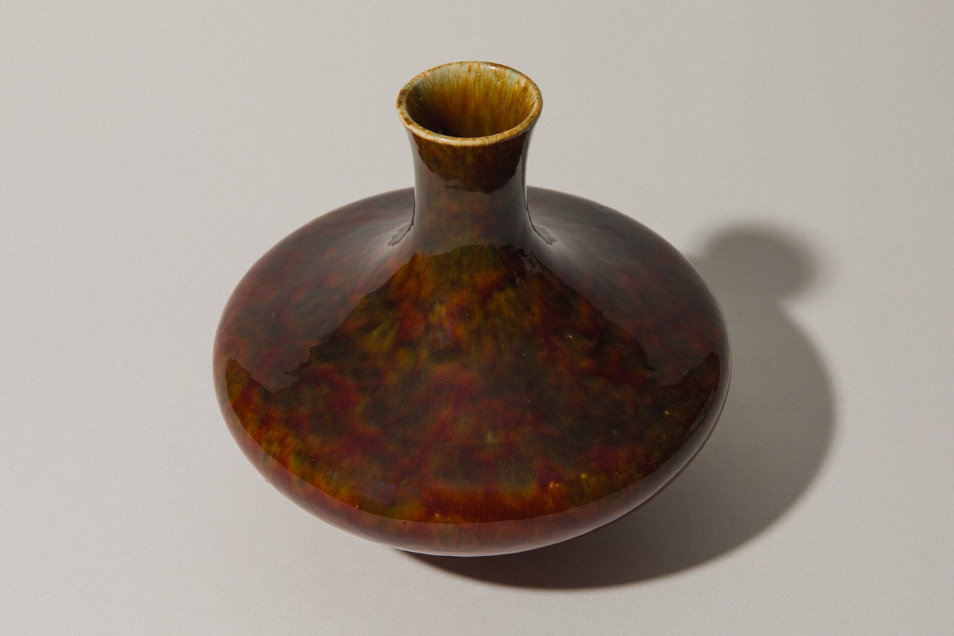 Discus shaped faience VASE _ 389