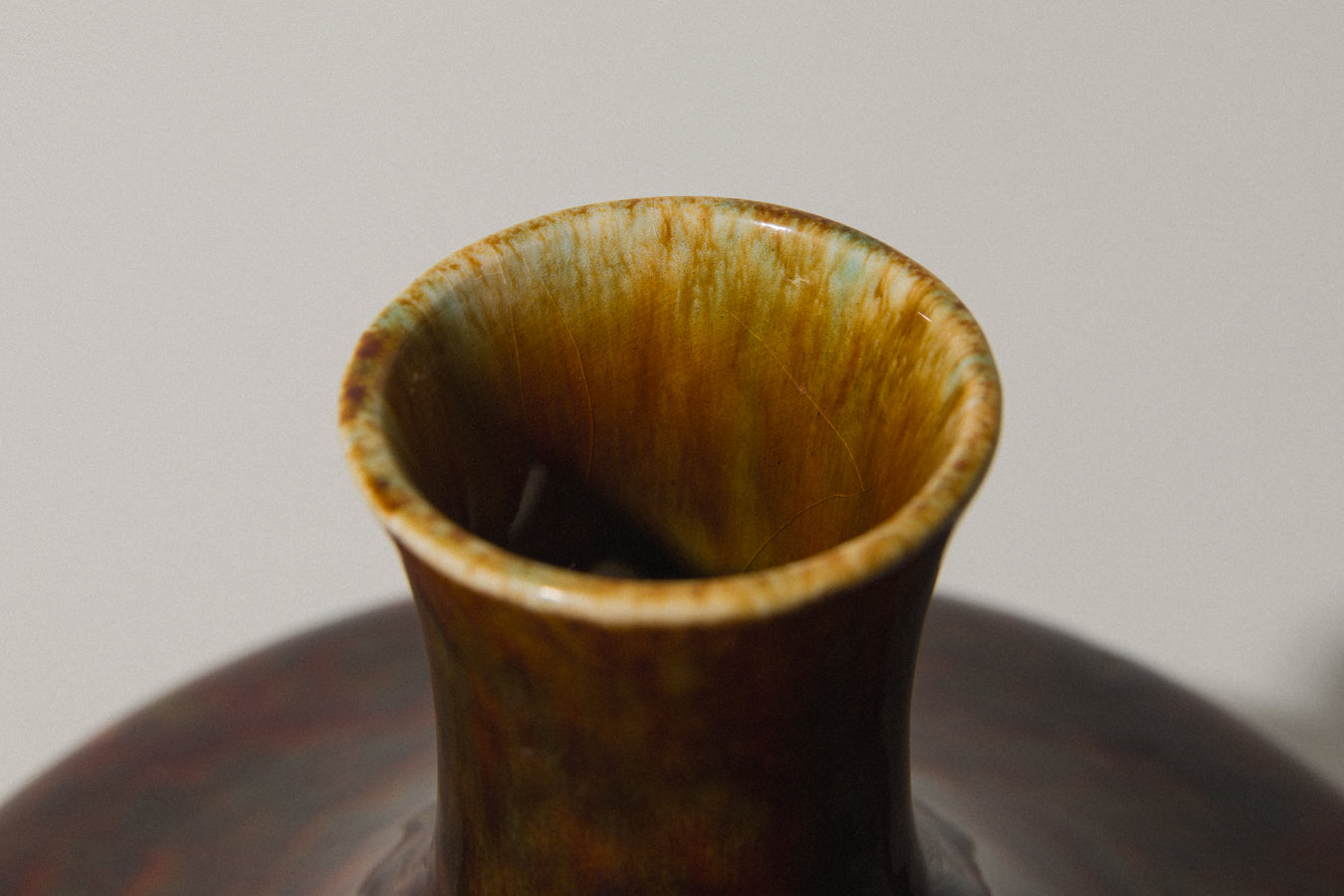 Discus shaped faience VASE _ 389