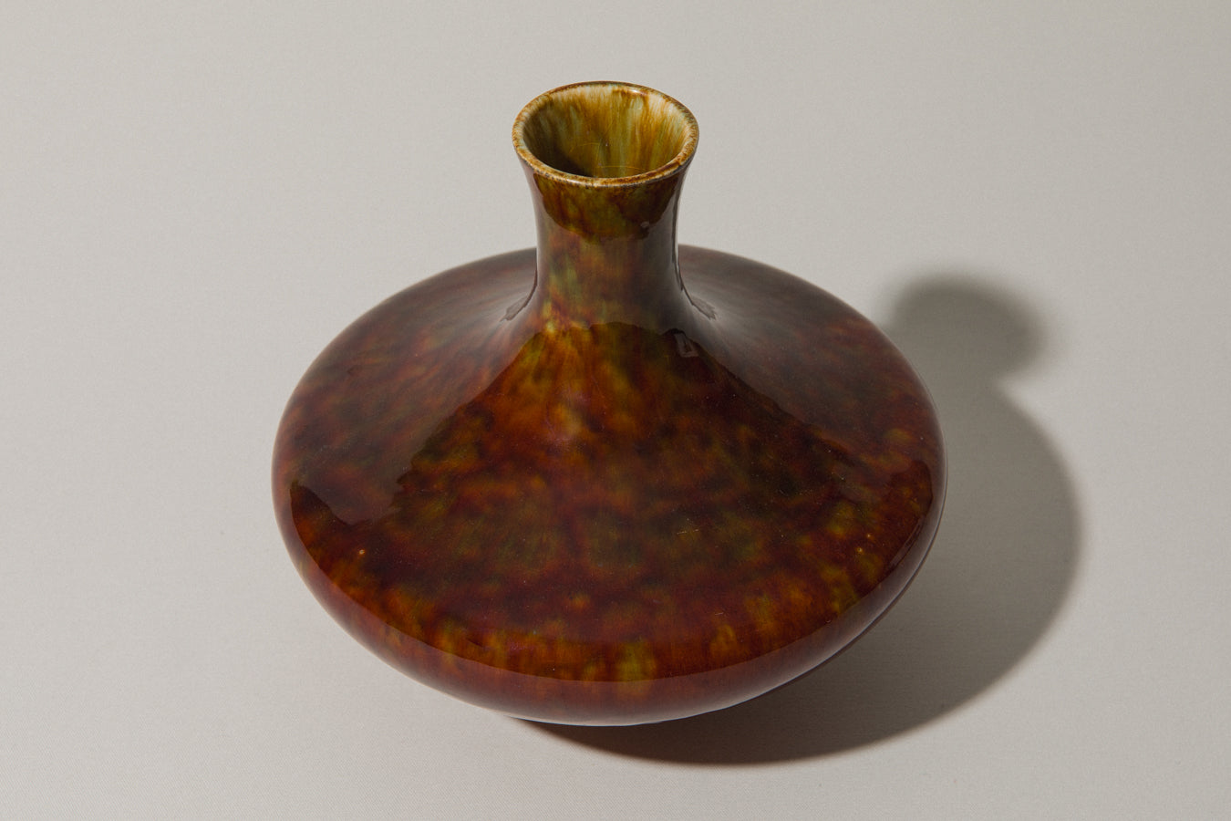 Discus shaped faience VASE _ 390