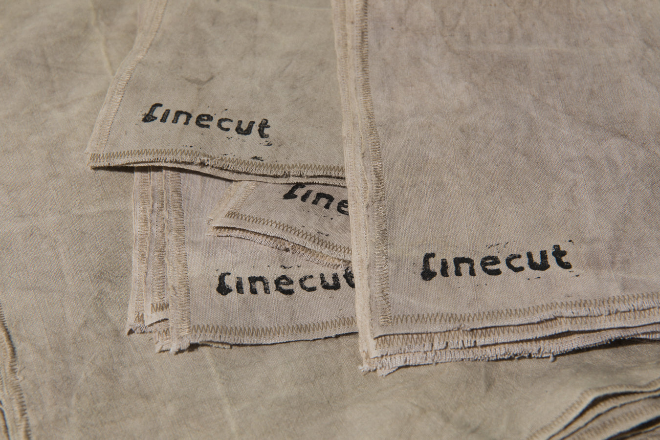 Vintage linen TABLECLOTH and NAPKIN SET