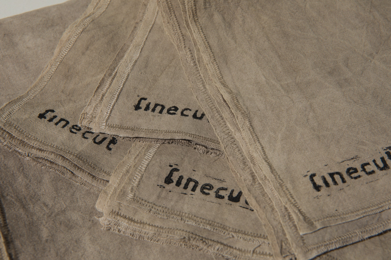Vintage linen TABLECLOTH and NAPKIN SET