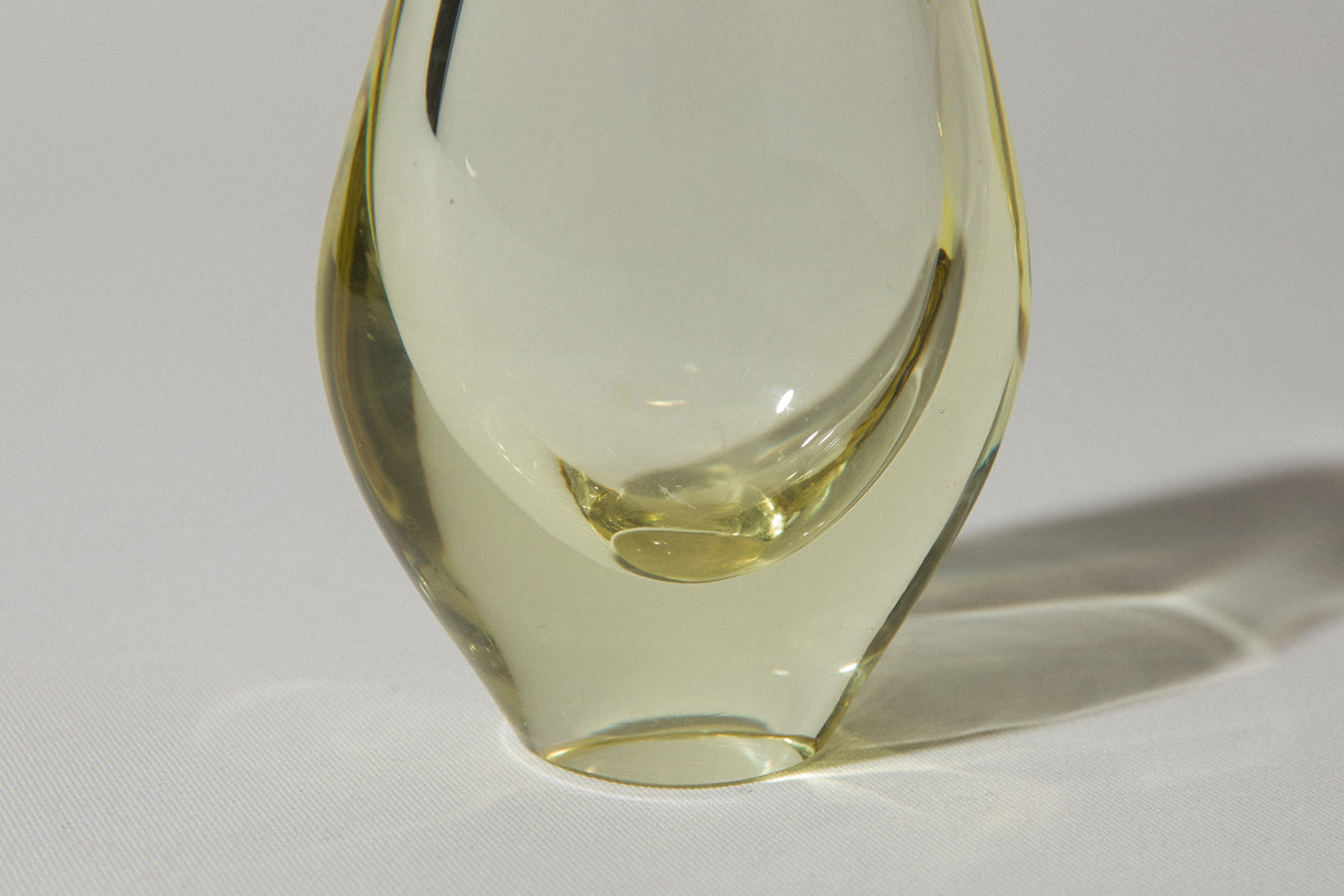 Yellow glass VASE _ 572