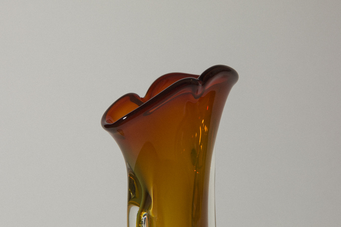 Shark fin VASE