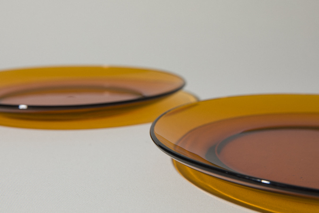 Set of three amber DINNER PLATES