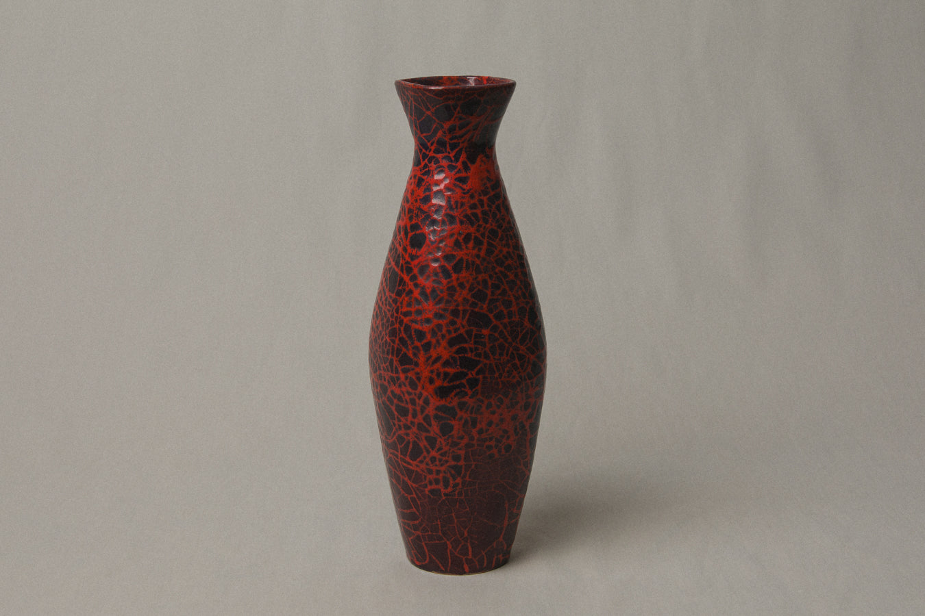 Visually crackled VASE by Éva Bod _ 1010