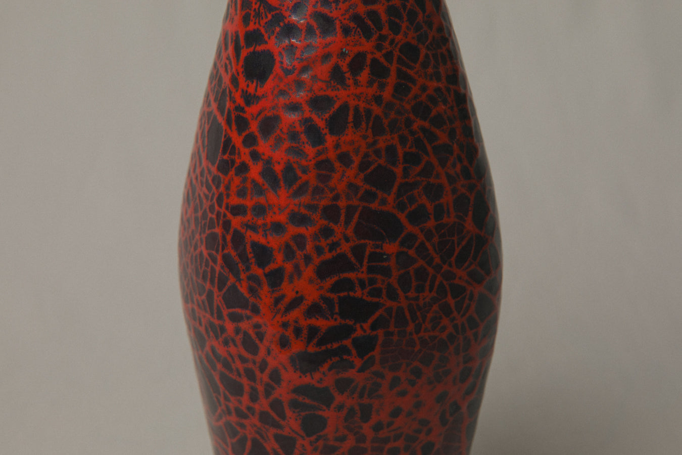 Visually crackled VASE by Éva Bod _ 1010