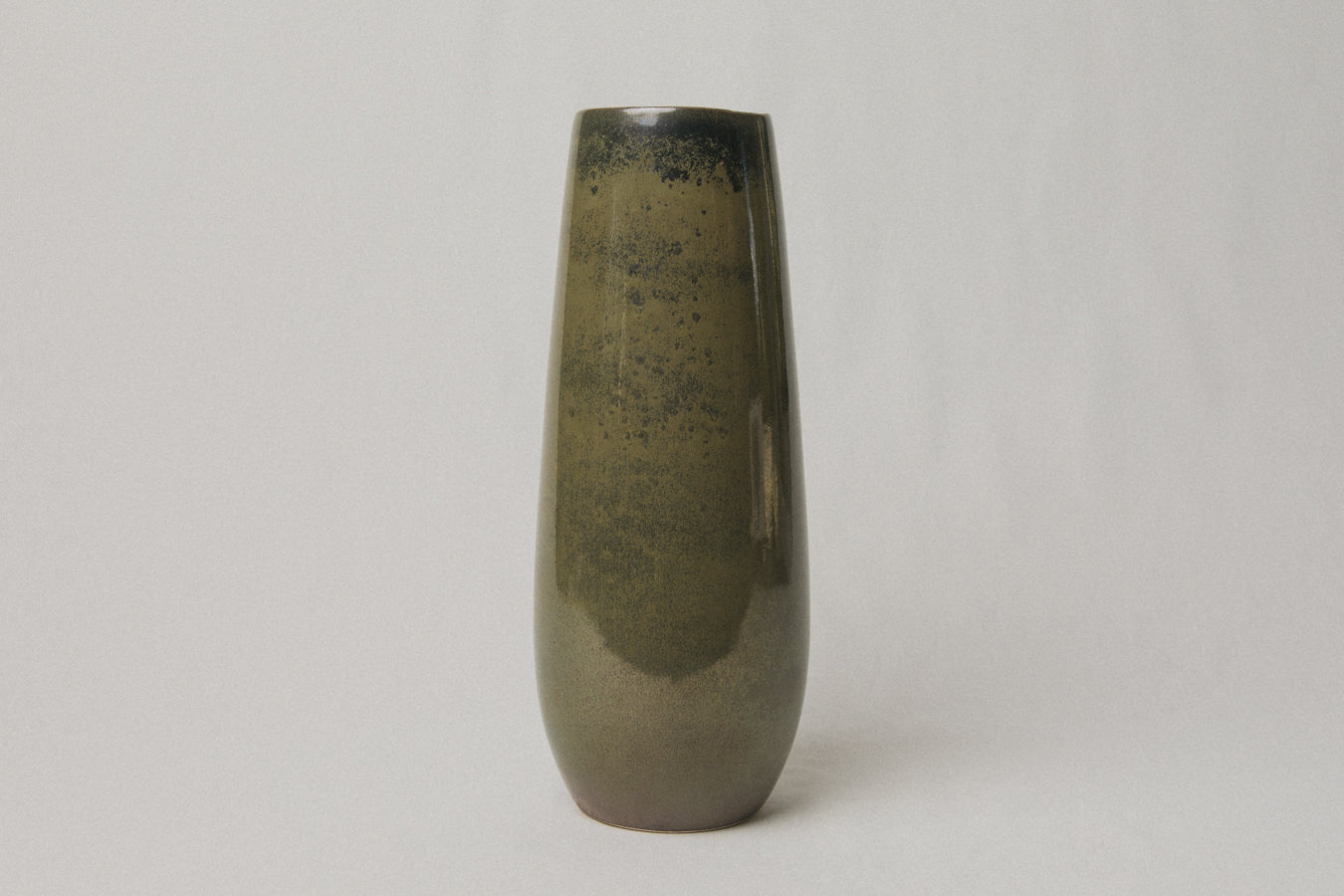 Tall cigar VASE _ 1027