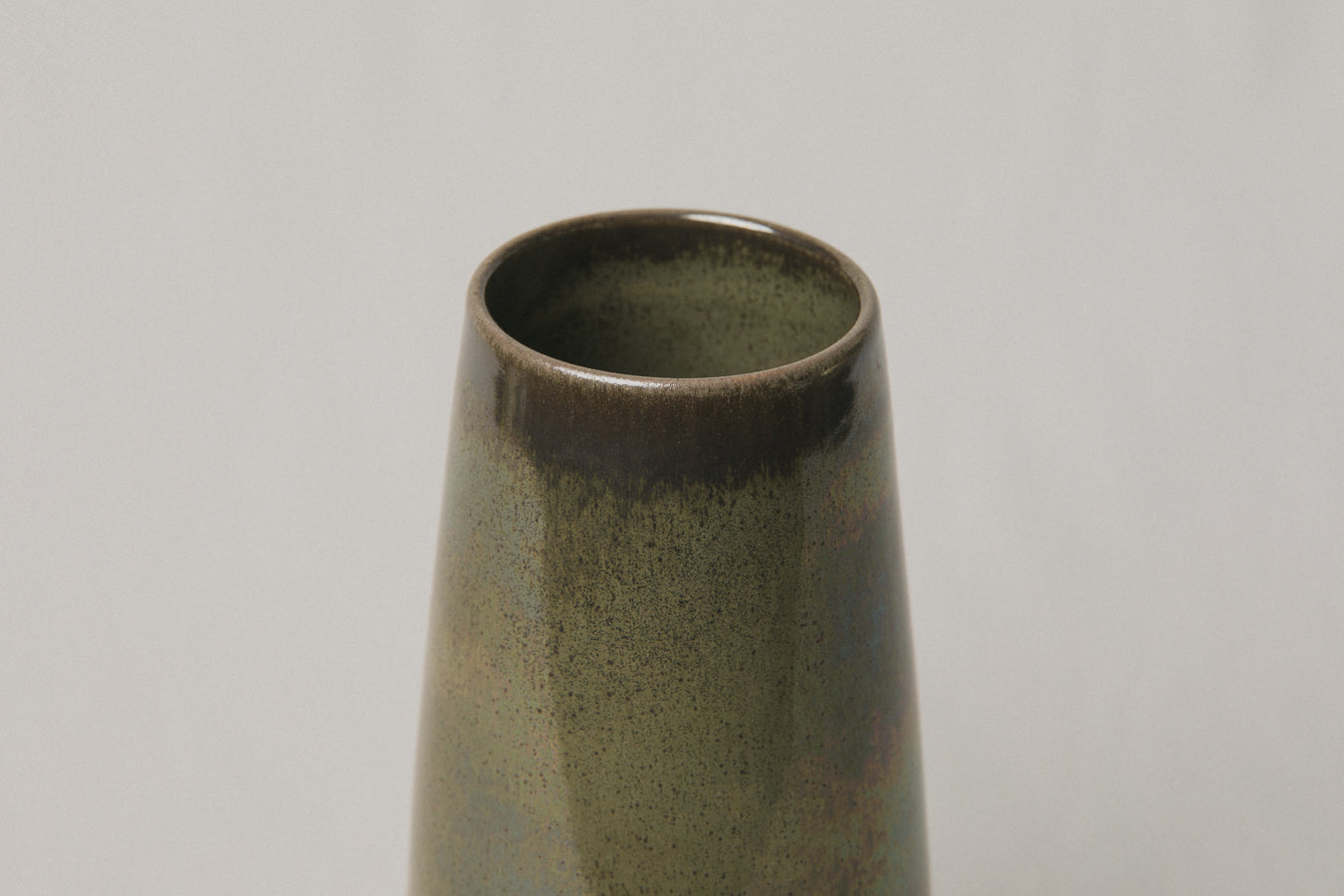 Medium tall cigar VASE _ 1028