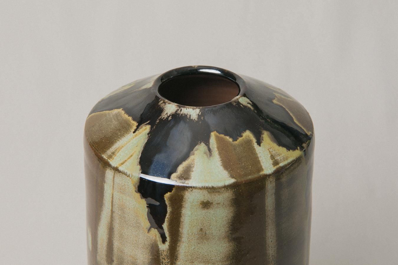 Contemporary urn VASE by László Mácsai _ 1031